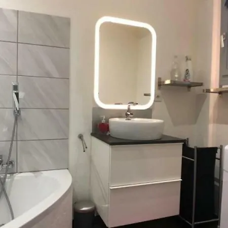 House Maison Lavandou 2 Chambres Jardin Piscine *