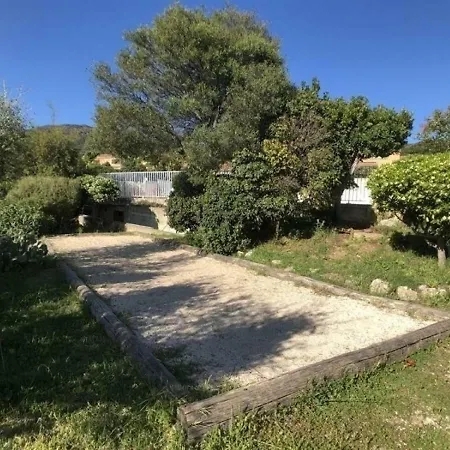Holiday home House Maison Lavandou 2 Chambres Jardin Piscine *